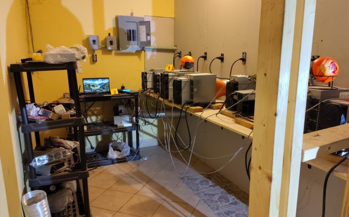 Minería de criptomonedas bajo investigación por posible robo de energía en Camargo. | Foto: FGJ