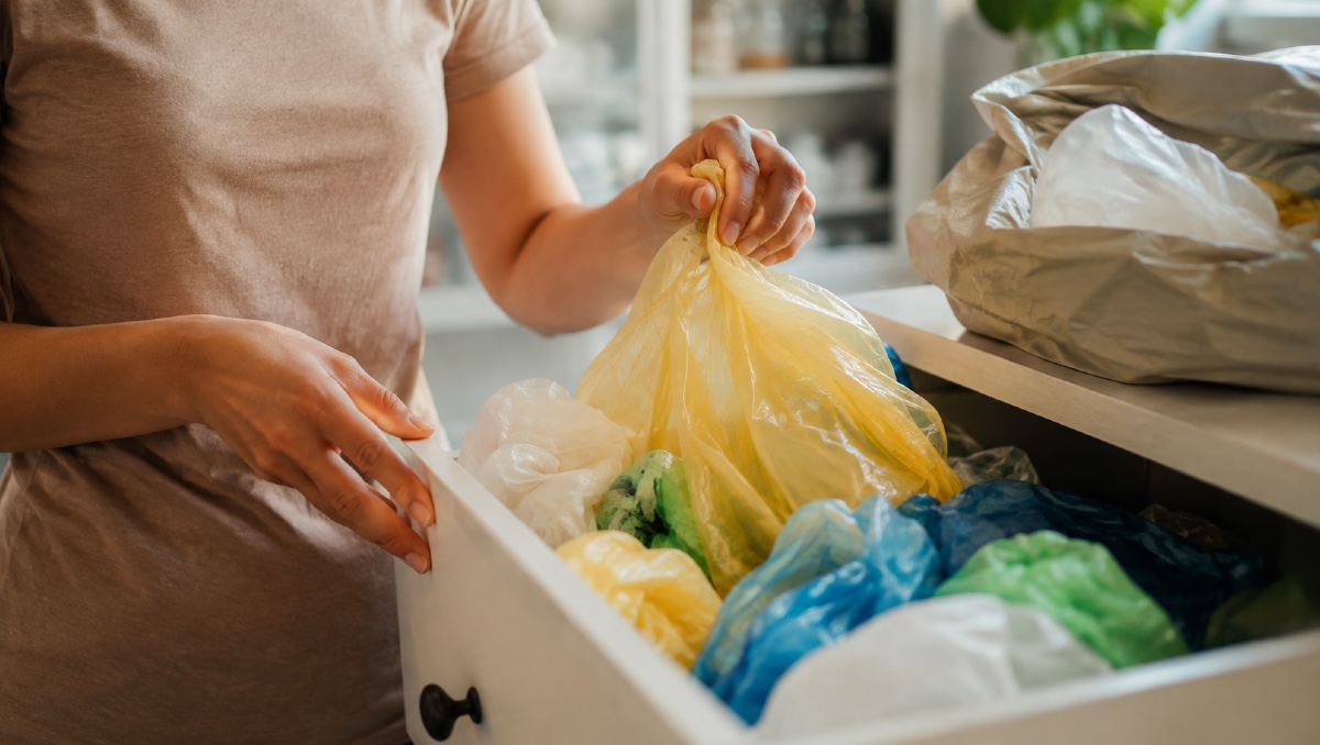 Qué dice la psicología de quienes guardan bolsas de plástico | IA DISCOVER