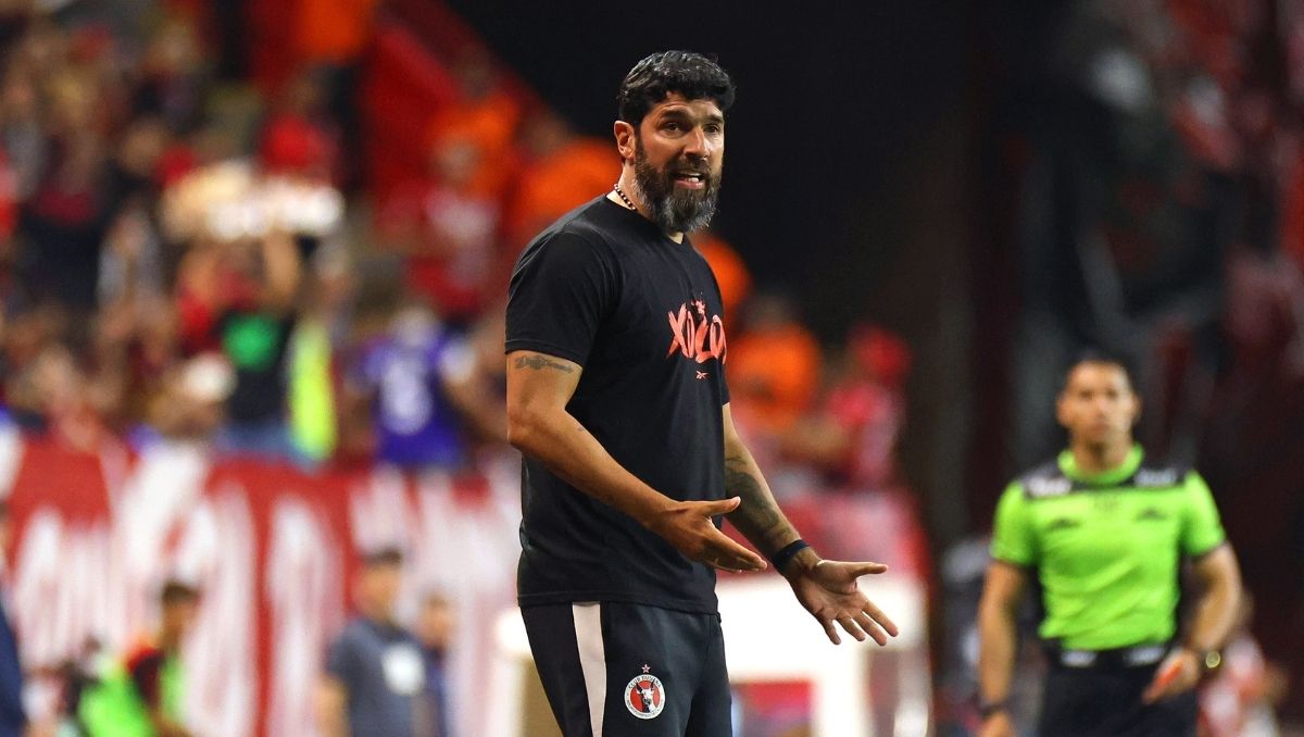 Sebastián ‘Loco’ Abreu reafirmó su compromiso como entrenador de Xolos y descartó dejar al equipo para dirigir a Nacional de Uruguay. (Imago7)