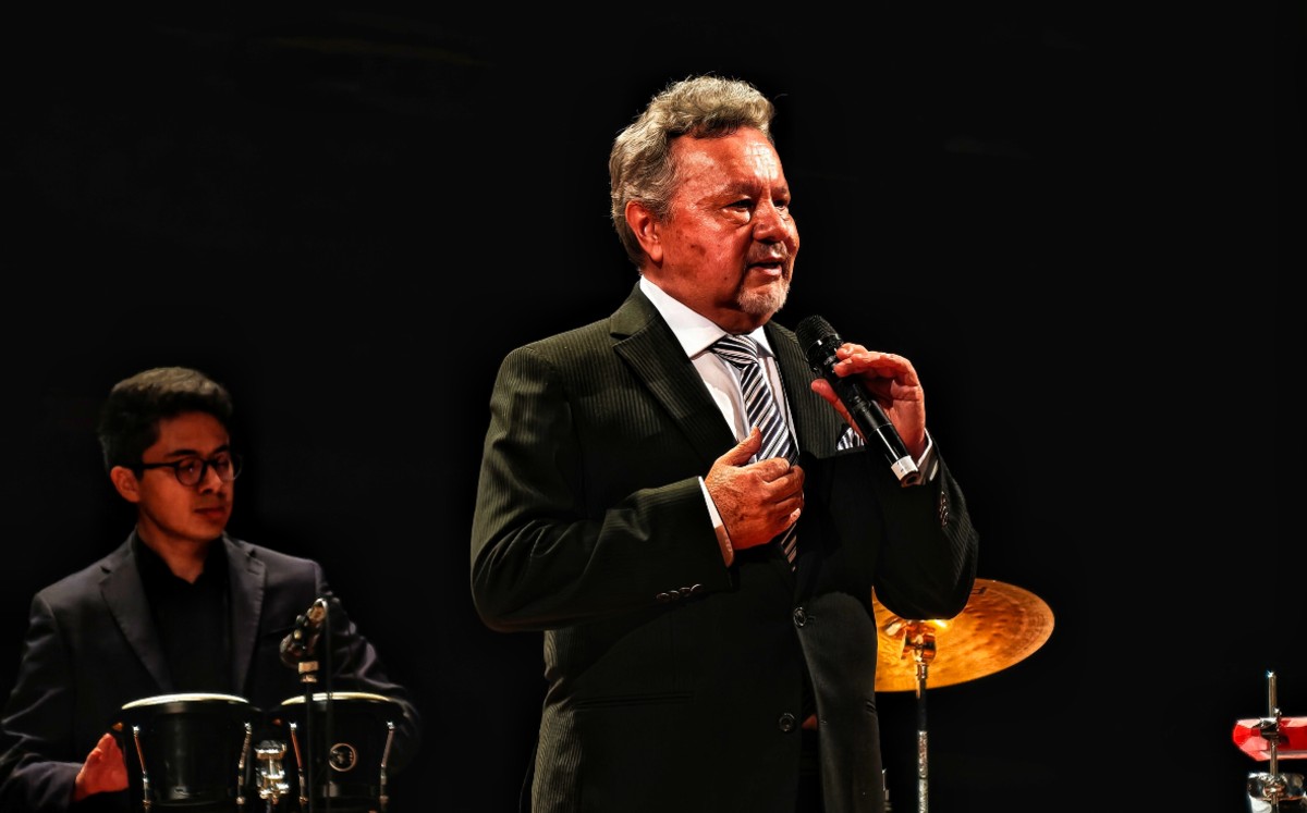Sergio Meneses presentó “Sabor a bolero” en la Biblioteca Vasconcelos