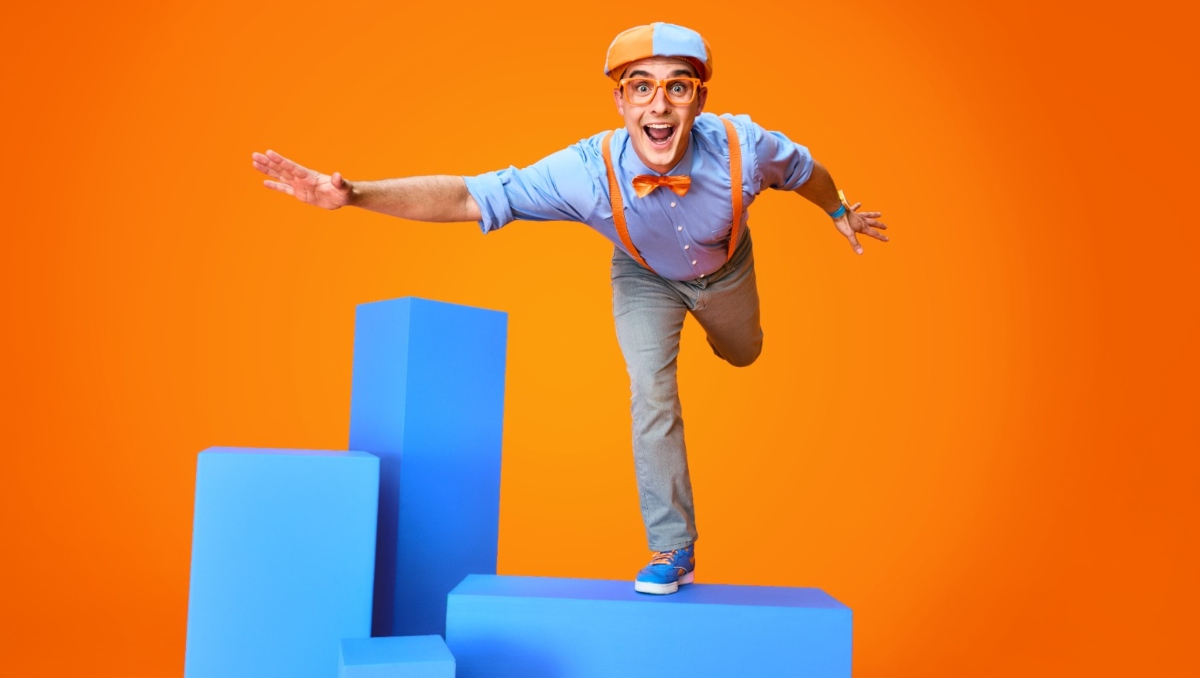 Stevin John como personaje infantil Blippi
