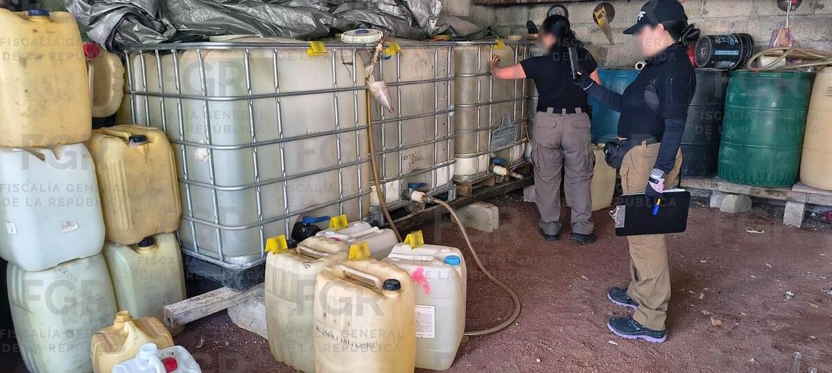 Aseguran 4 mil 200 litros de hidrocarburo en Alfajayucan. (Cortesía: FGR)
