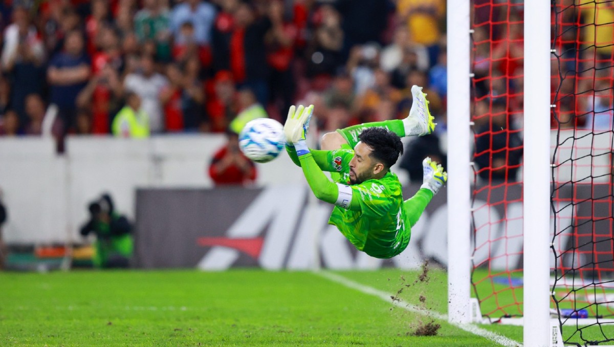 Camilo Vargas es el extranjero con más penales atajados en la Liga MX (Imago7)