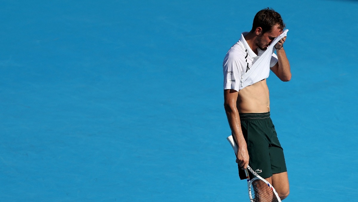 Daniil Medvedev lamenta su eliminación ante Brandon Nakashima en la tercera ronda del Masters 1.000 de Cincinnati. (Agencia AFP)