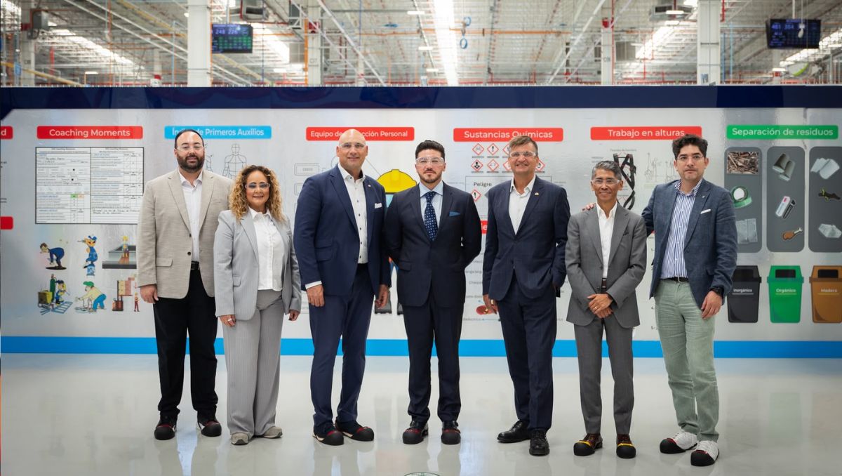 El gobernador de Nuevo León destacó además la generación de 900 nuevos empleos. Foto: Especial