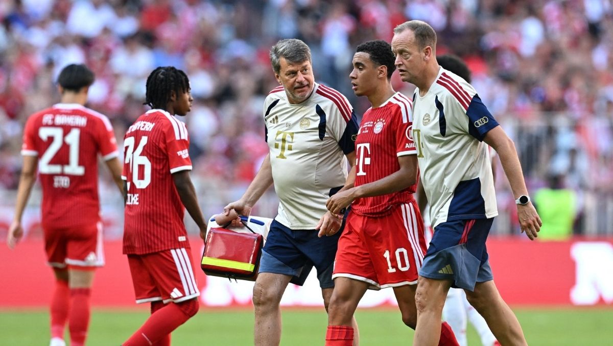 Jamal Musiala sufre otro desvanecimiento en un amistoso del Bayern Múnich (Reuters)