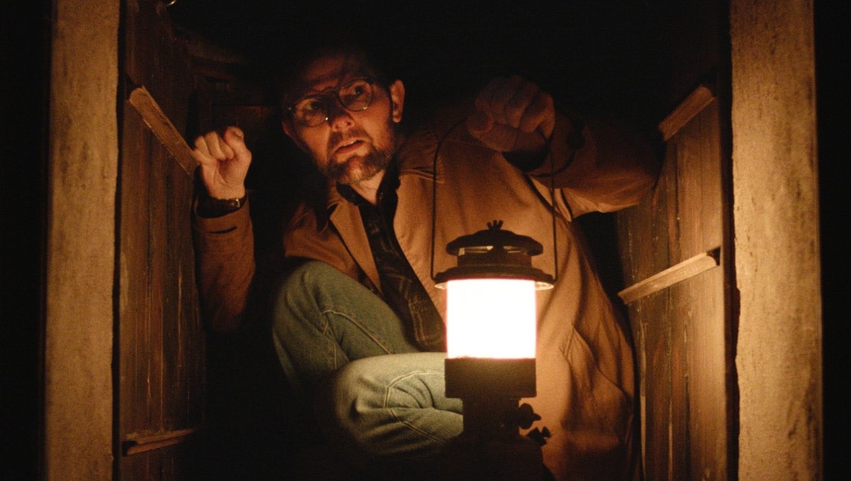 El personaje principal es Ohm Bauman, interpretado por Adam Scott. | Especial