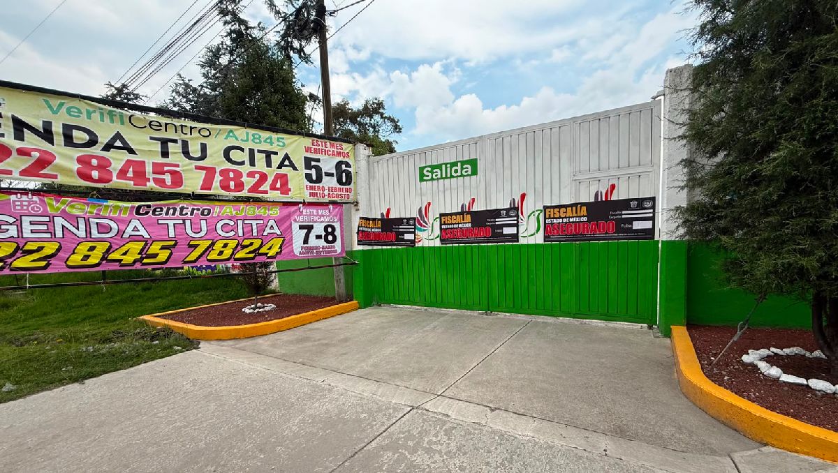 La red de extorsión cobraba 200 mil pesos mensuales a por lo menos 5 verificentros. | Foto: Abadiel Martínez