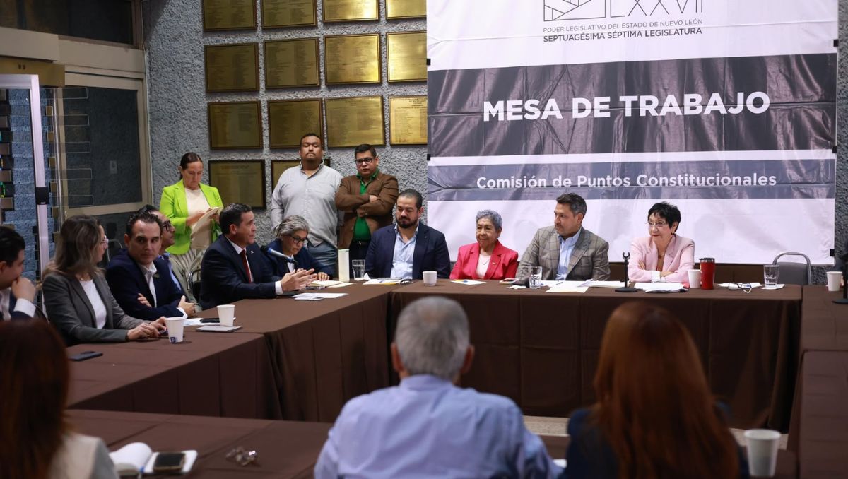 Representantes de organismos empresariales y académicos participaron en la mesa de trabajo de la Comisión de Puntos Constitucionales. Jorge López