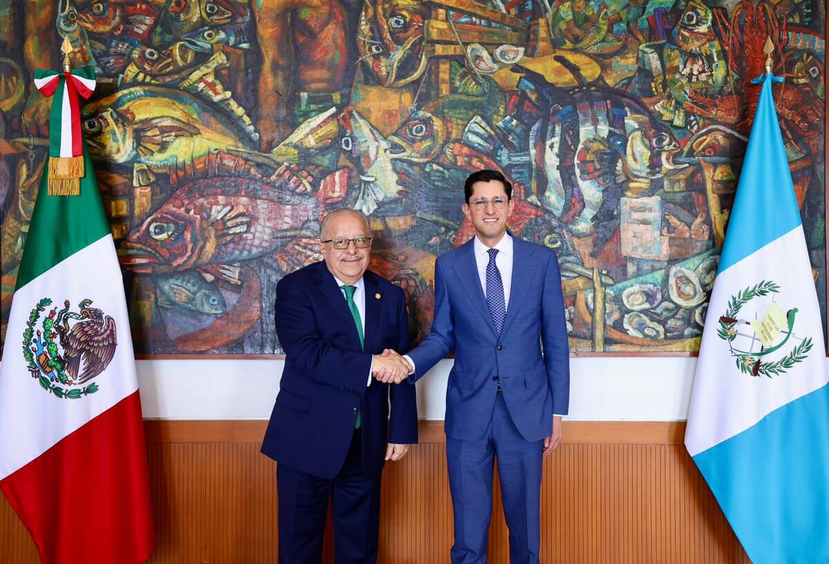 Roberto Velasco Álvarez y el canciller de Guatemala, Carlos Ramiro Martínez Alvarado, formalizan el Plan Binacional 2027. | Especial