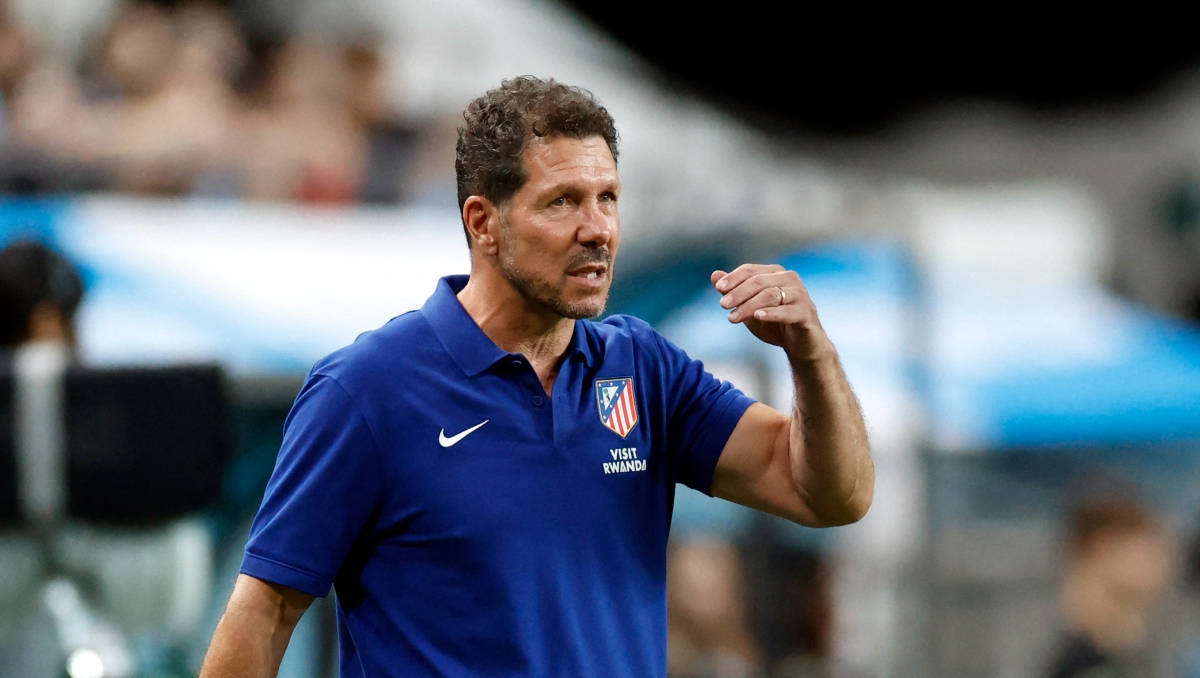 Simeone descarta que Julián Álvarez sea titular en el primer partido de la temporada (Reuters)