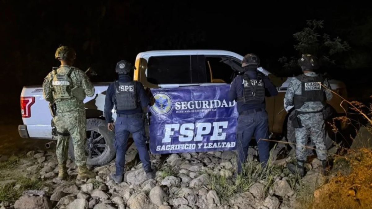 Agentes estatales ubicaron el vehículo en la carretera Dolores Hidalgo–San Felipe. | Redes Sociales