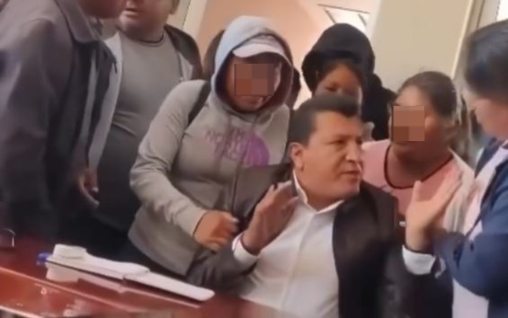 Alcalde de San Salvador fue retenido. (Especial)