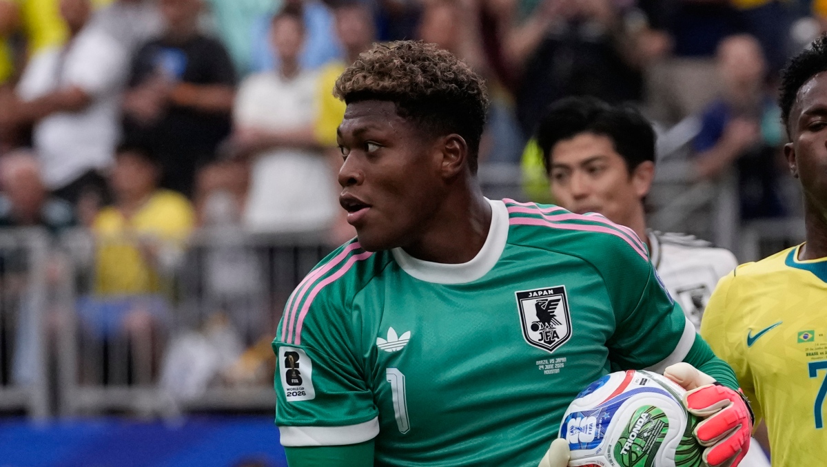 Aston Villa ficha al portero japonés Suzuki (Agencia AP)