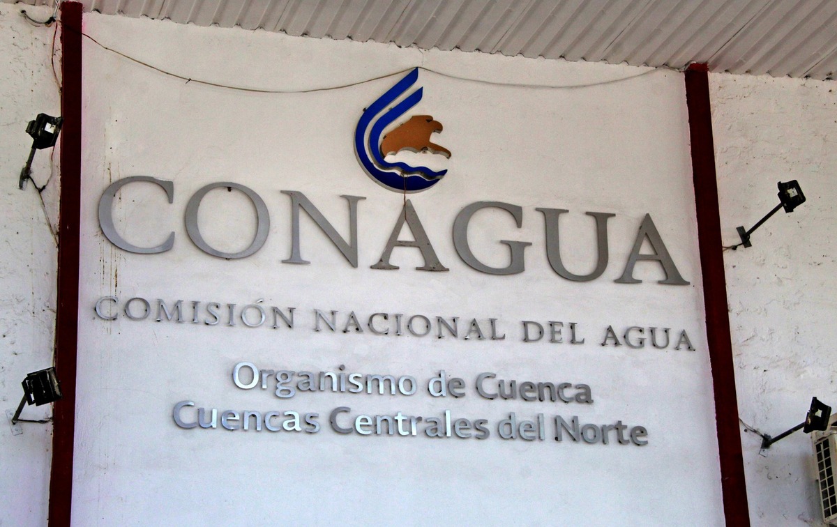 Conagua clausura cinco pozos irregulares en una mina de Indé, Durango. | Foto: Roberto Amaya.