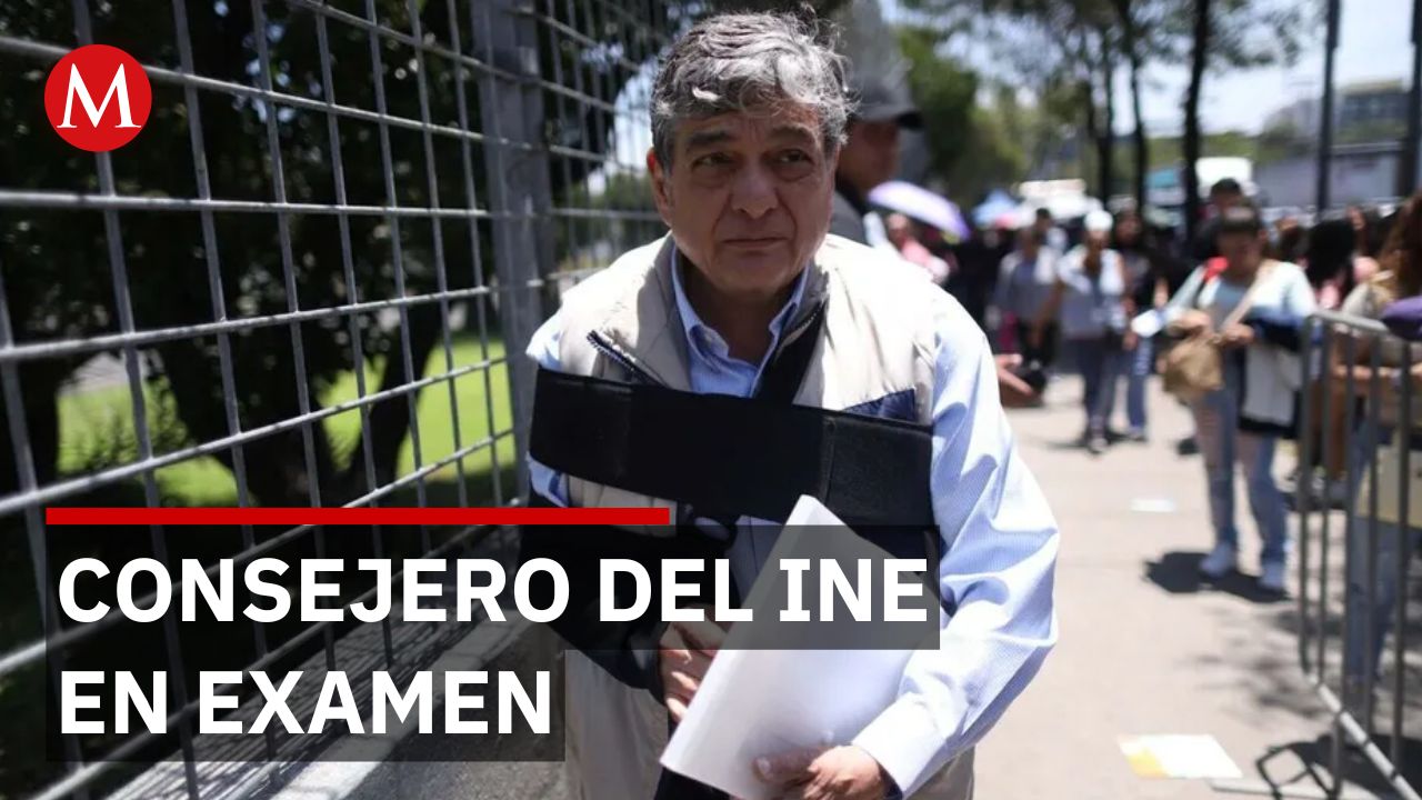 Consejero del INE Uuc-kib Espadas presenta examen de ingreso a licenciatura