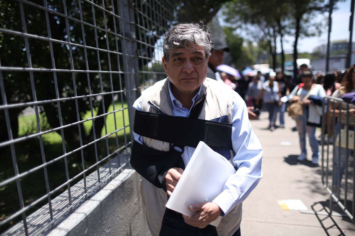 El consejero se presentó al Palacio de Deportes a presentar su examen. (Foto: Cuartoscuro)