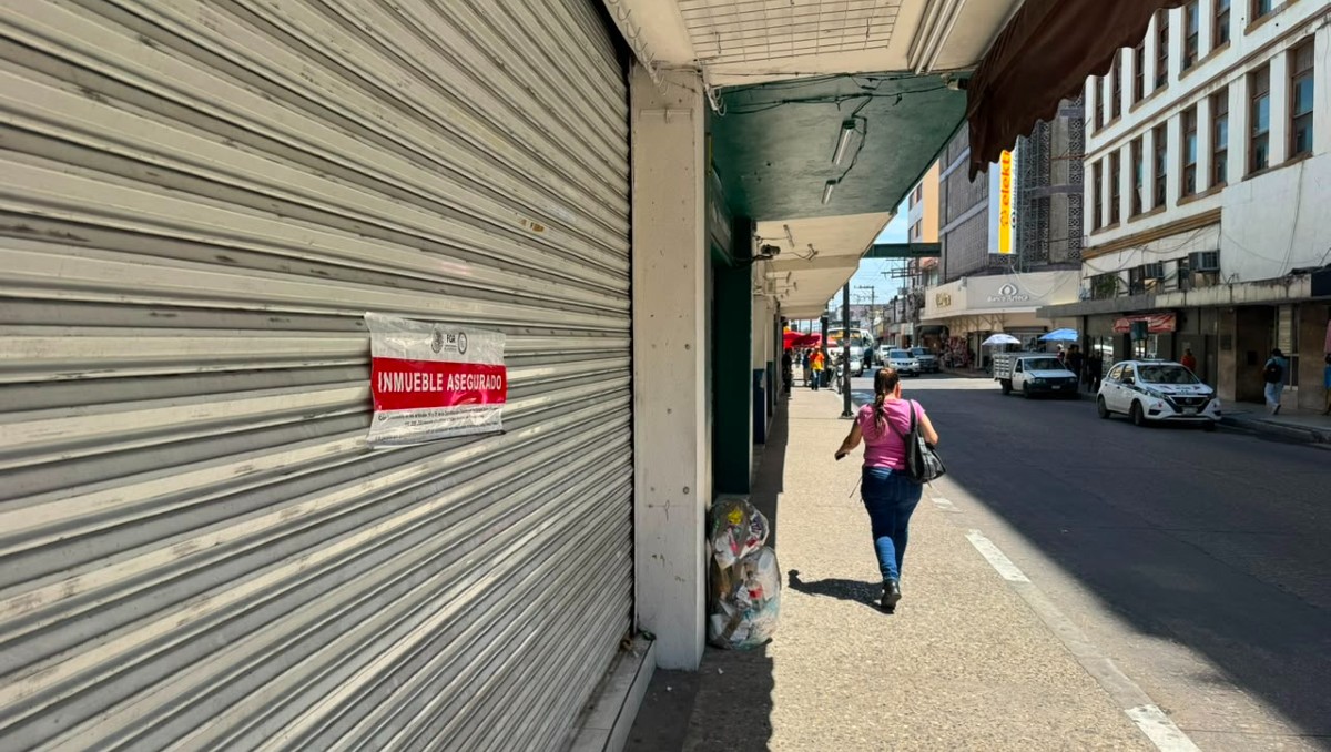 Al menos diez negocios del centro de Tampico fueron asegurados por la FGR. (Alberto Cano)