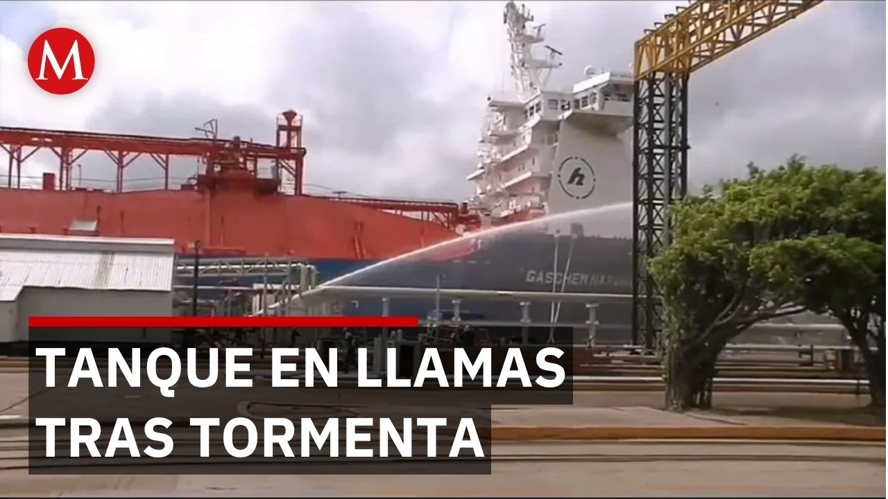 Tanque de gas 'fuera de operación' explota en llamas tras caída de rayo en Veracruz