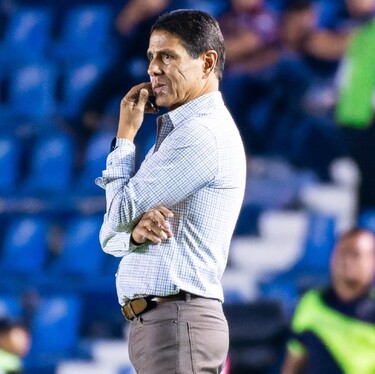 Alfonso Sosa, entrenador de Leones Negros lanza tajante crítica a la Liga de Expansión.
