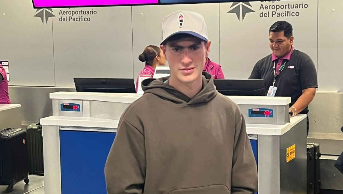 Armando González deja Guadalajara para partir rumbo a Grecia (Carlos Meza)