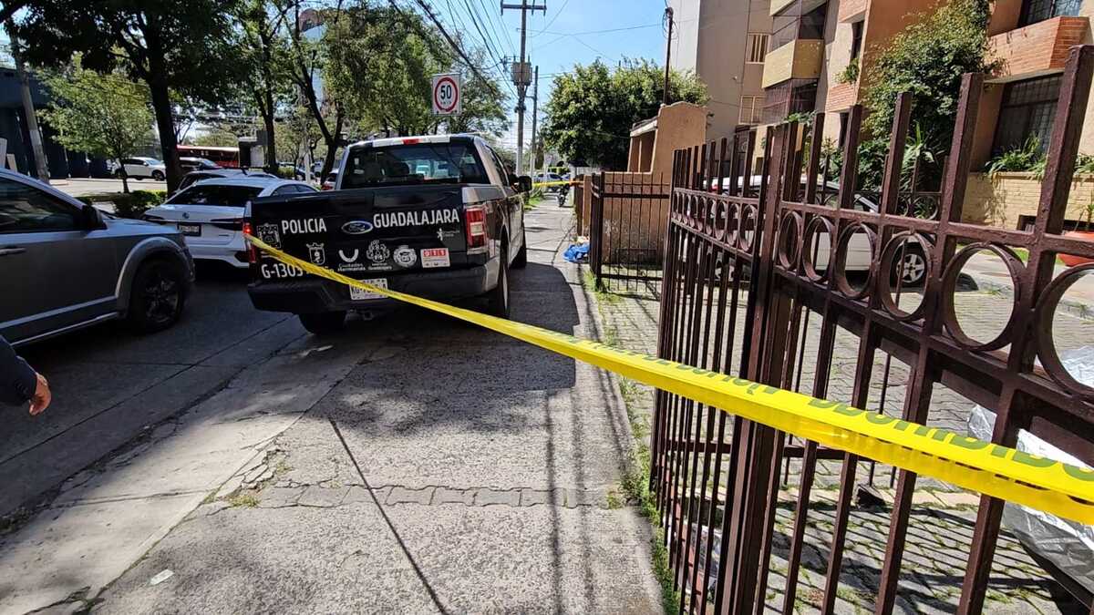 El hallazgo del cuerpo ocurrió frente a Expo Guadalajara. (Juan Carlos Munguía)