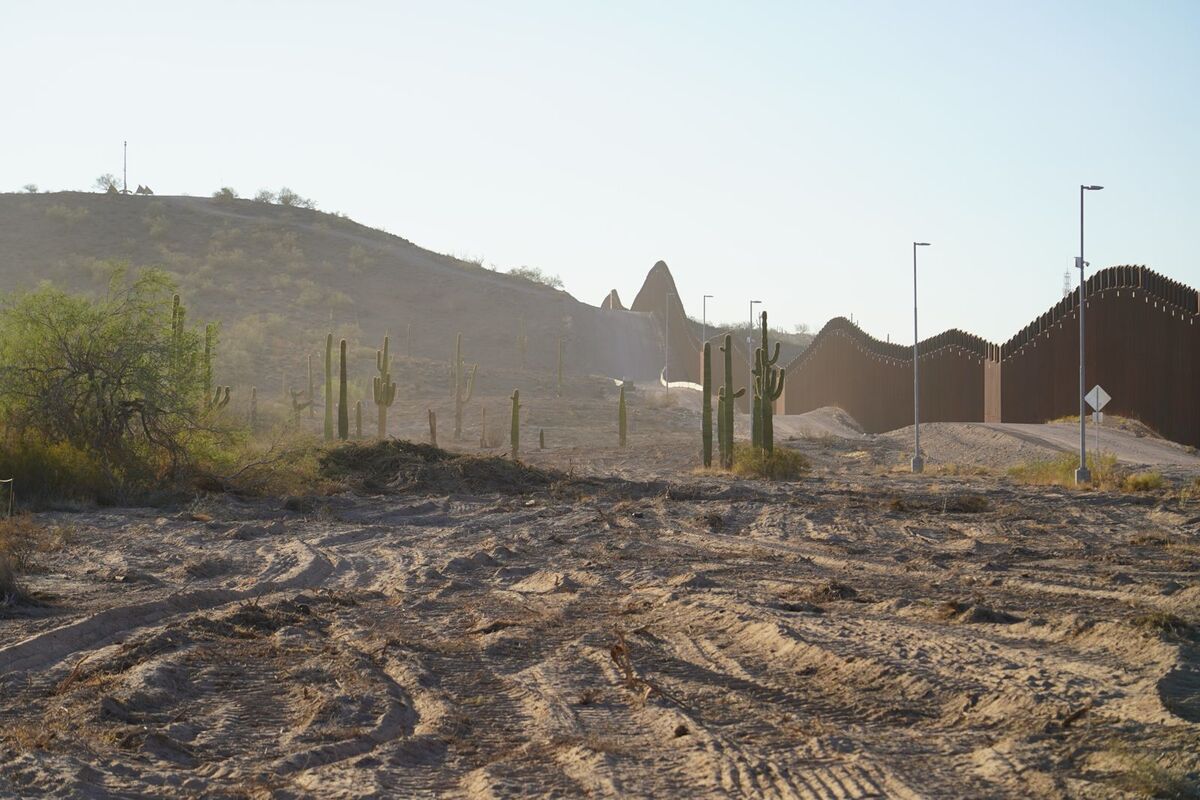 Inicia el segundo muro fronterizo de Trump. | Russ McSpadden, Centro para la Diversidad Biológica