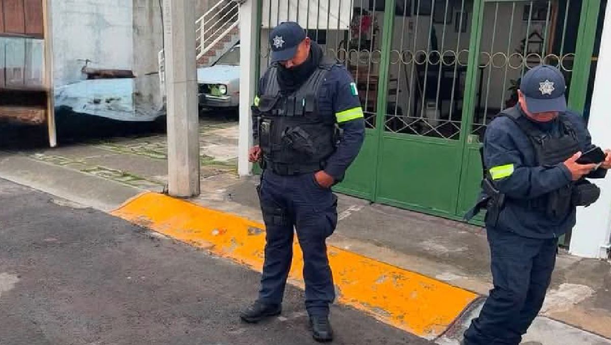 La Policía acordonó la escena del crimen en la colonia Jardines de la Hacienda. | Foto: Seguridad Pública Municipal Cuautitlán Izcalli