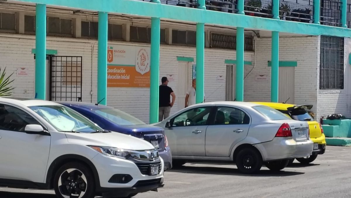 La Policía de Monterrey y Servicios Periciales llevan a cabo las indagatorias. Agustín Martínez