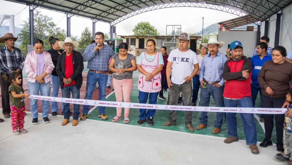 Rehabilita techado y cancha pública en Pahuatlán, Puebla | Especial