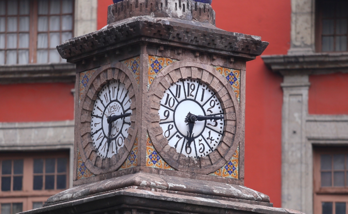 Reloj Otomano en las calles de Venustiano Carranza y Bolívar, Ciudad de México. (Wikimedia Commons)