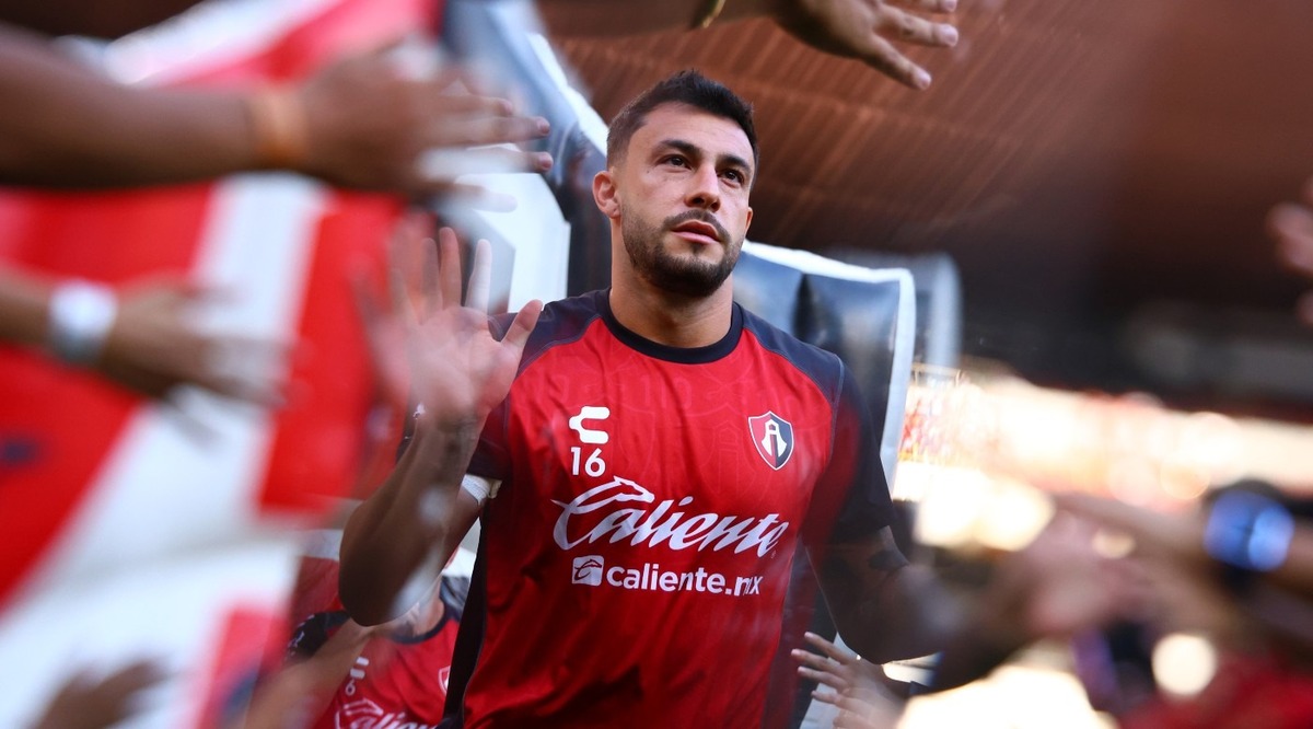 Valenzuela se rinde ante La Fiel: “Es hermoso lo que genera”. (Imago7)