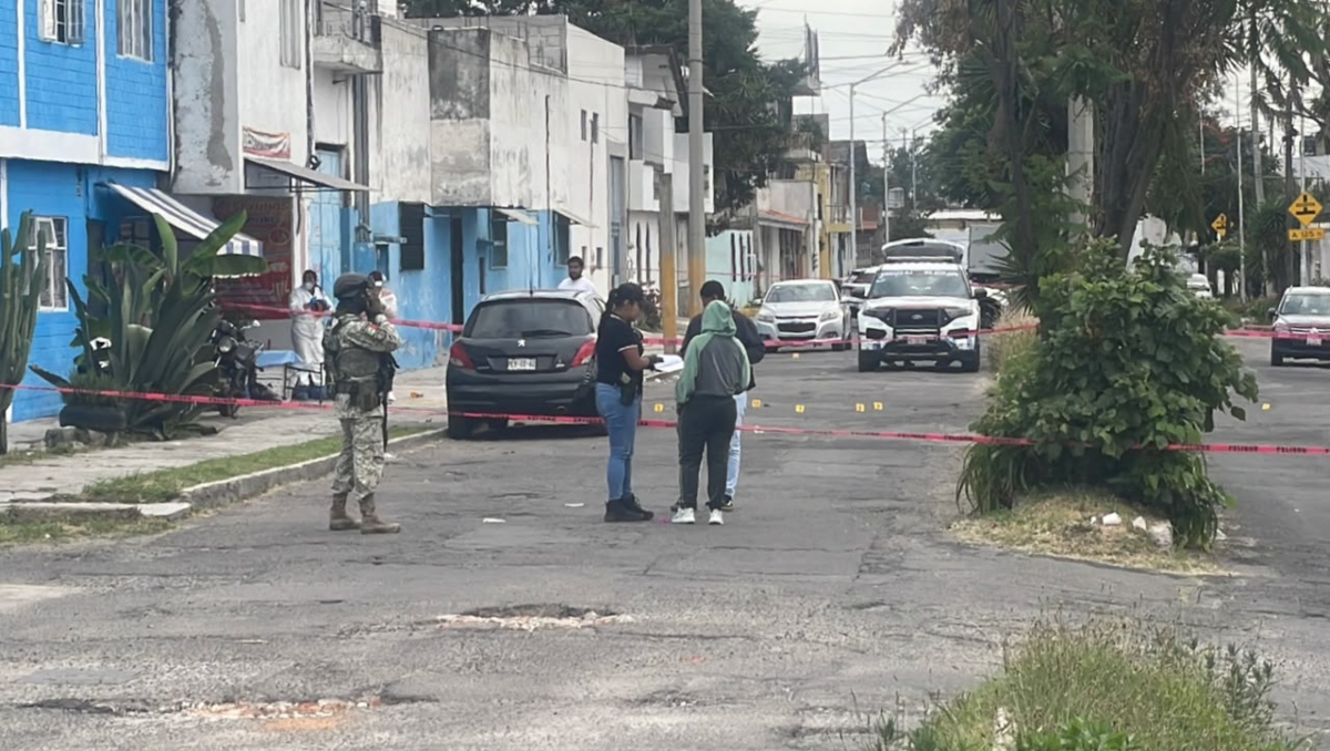 Ataque armado deja un muerto y una mujer herida en colonia de Puebla | Jesús Zavala