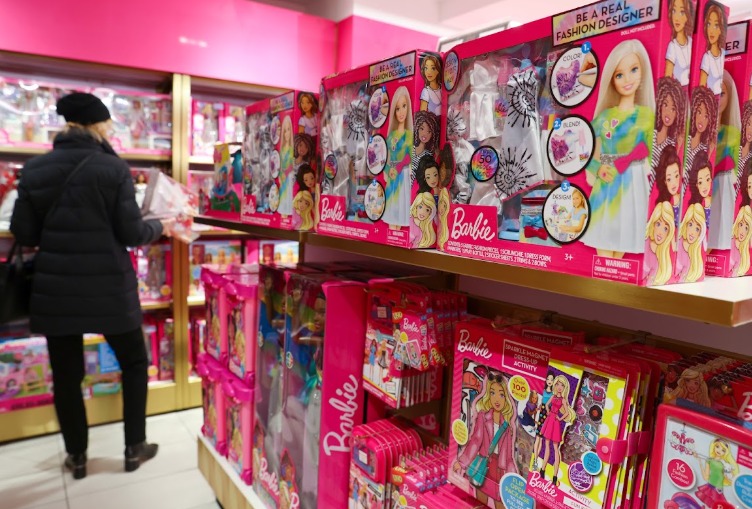 Barbie se mantiene como una de las principales marcas de Mattel, aunque sus ventas han perdido fuerza en el mercado internacional. (Especial)