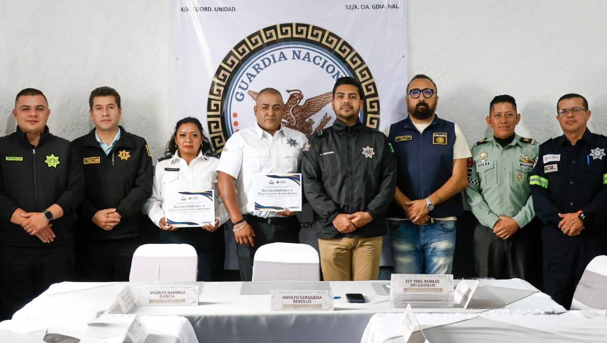 Erika Zamora y Miguel Bedolla fueron reconocidos por salvar la vida de un bebé durante una emergencia en Nezahualcóyotl. | Foto: Especial