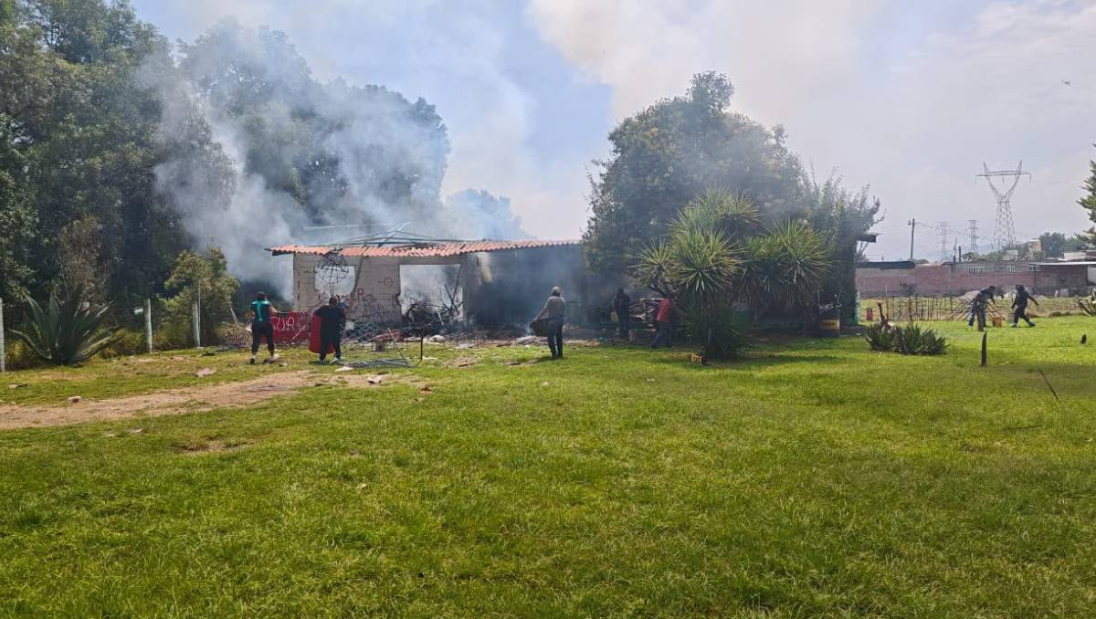 Explosión en un polvorín movilizó a cuerpos de emergencia y seguridad en la comunidad de Los Reyes San Salvador. | Fotos: PC Texcoco