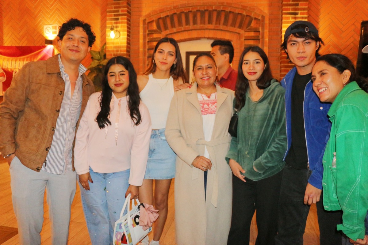 Jóvenes emprendedores de Tlaxcala se reunieron con Ana Lilia Rivera para exponer sus principales retos y proyectos.| Foto: Especial