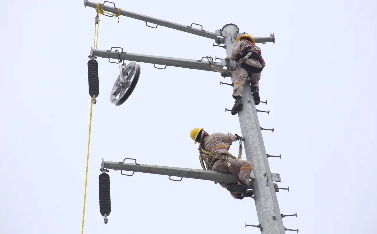 Se ha llevado a cabo el reemplazo de cableado y transformadores. YAZMÍN SÁNCHEZ