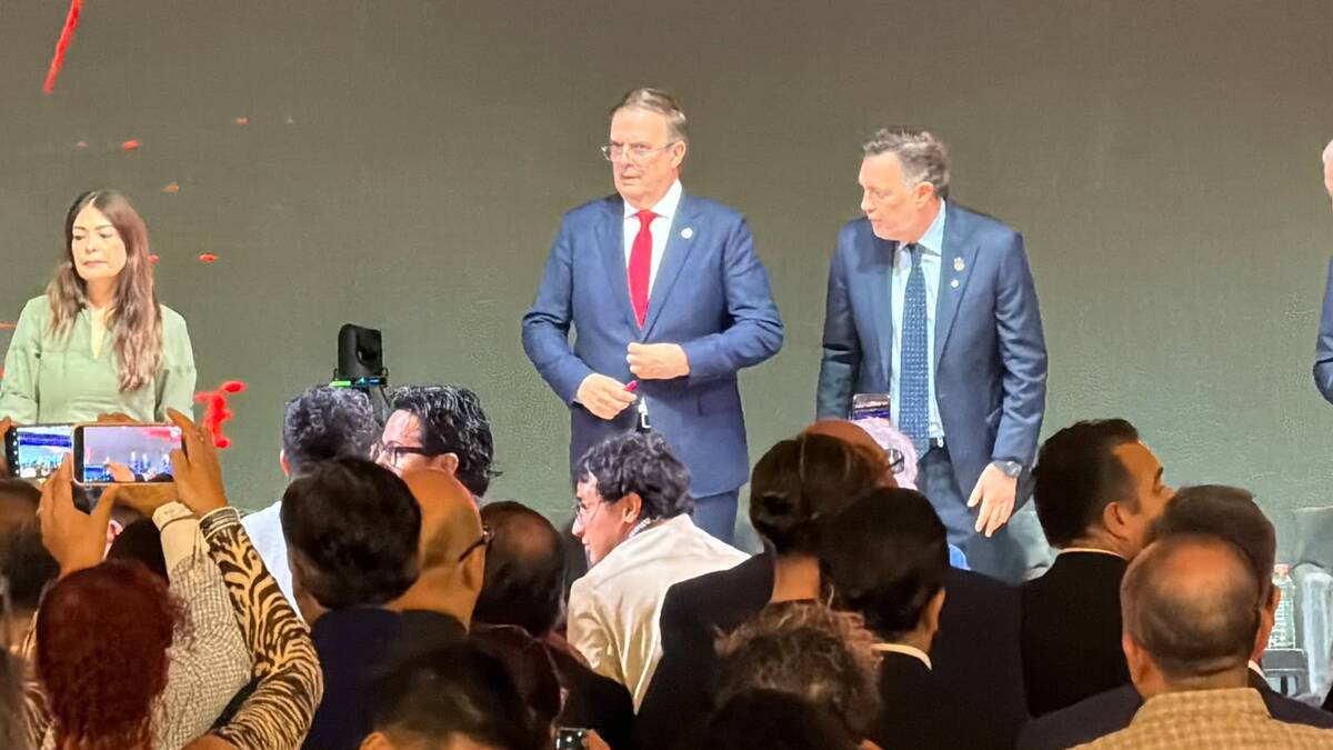 Marcelo Ebrard analiza negociaciones del T-MEC