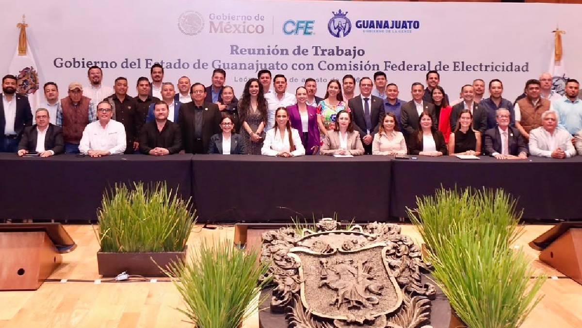 La reunión fue encabezada por Libia Dennise, gobernadora de Guanajuato, y por Emilia Esther Calleja Alor, directora general de la CFE