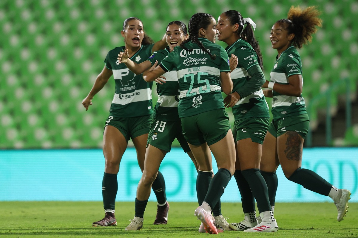 Santos Femenil visita al FC Juárez en busca de su segundo triunfo. | Foto: cortesía de Club Santos.