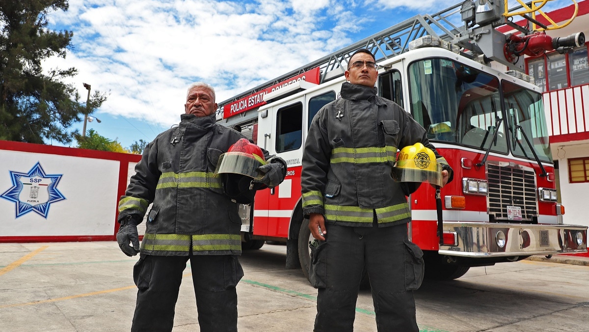 Bomberos en Puebla: dos generaciones, dos historias, misma vocación | Melanie Torres