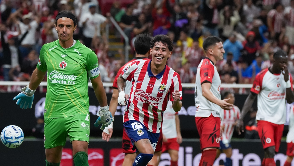 Chivas muestra su poderío ofensivo sin 'Hormiga' González y golea a Tijuana (Imago7)