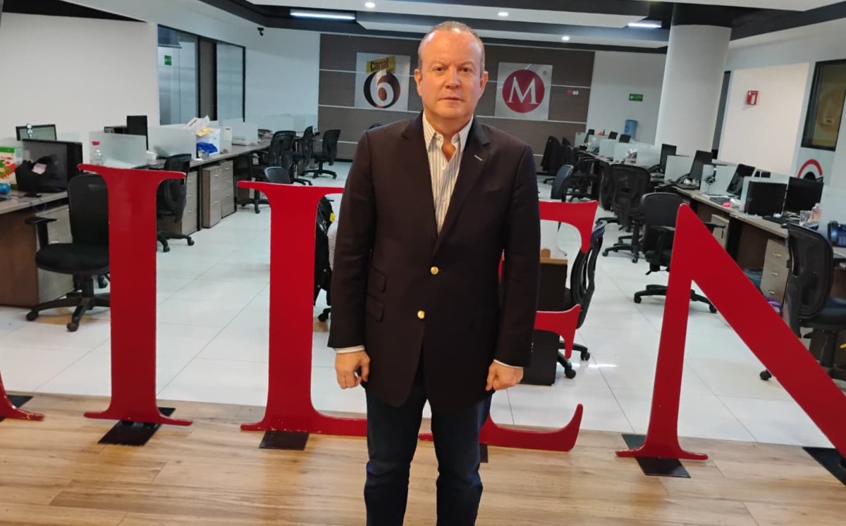 El legislador Carlos Canturosas en su visita  a la Redacción de Milenio . | PABLO REYES
