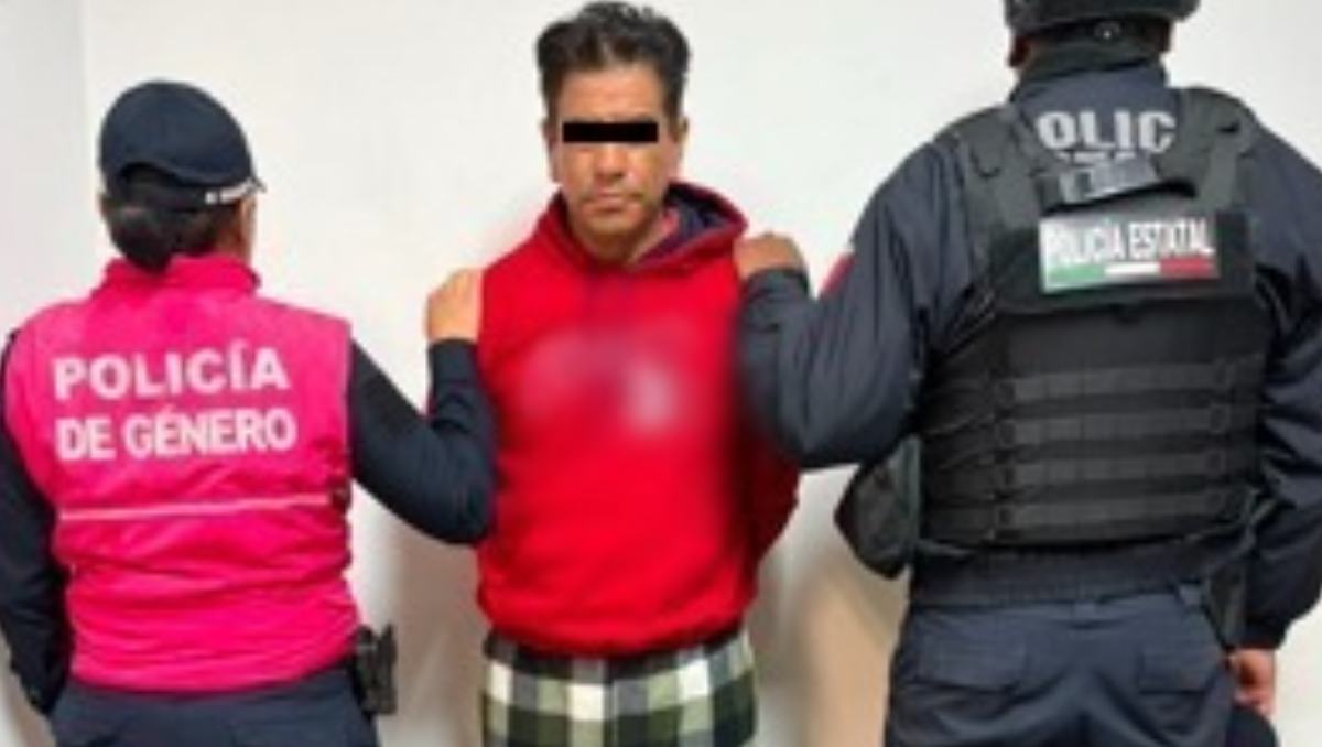 Policías detuvieron a un hombre en Tenango del Valle, luego de que una mujer lo acusara de agredirla físicamente. | Foto: Especial