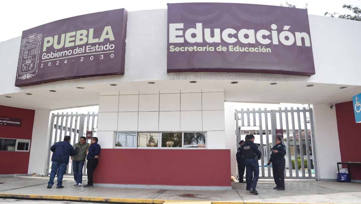 SEP Puebla advierte a Normal de Teteles por maltrato durante novatadas | EsImagen