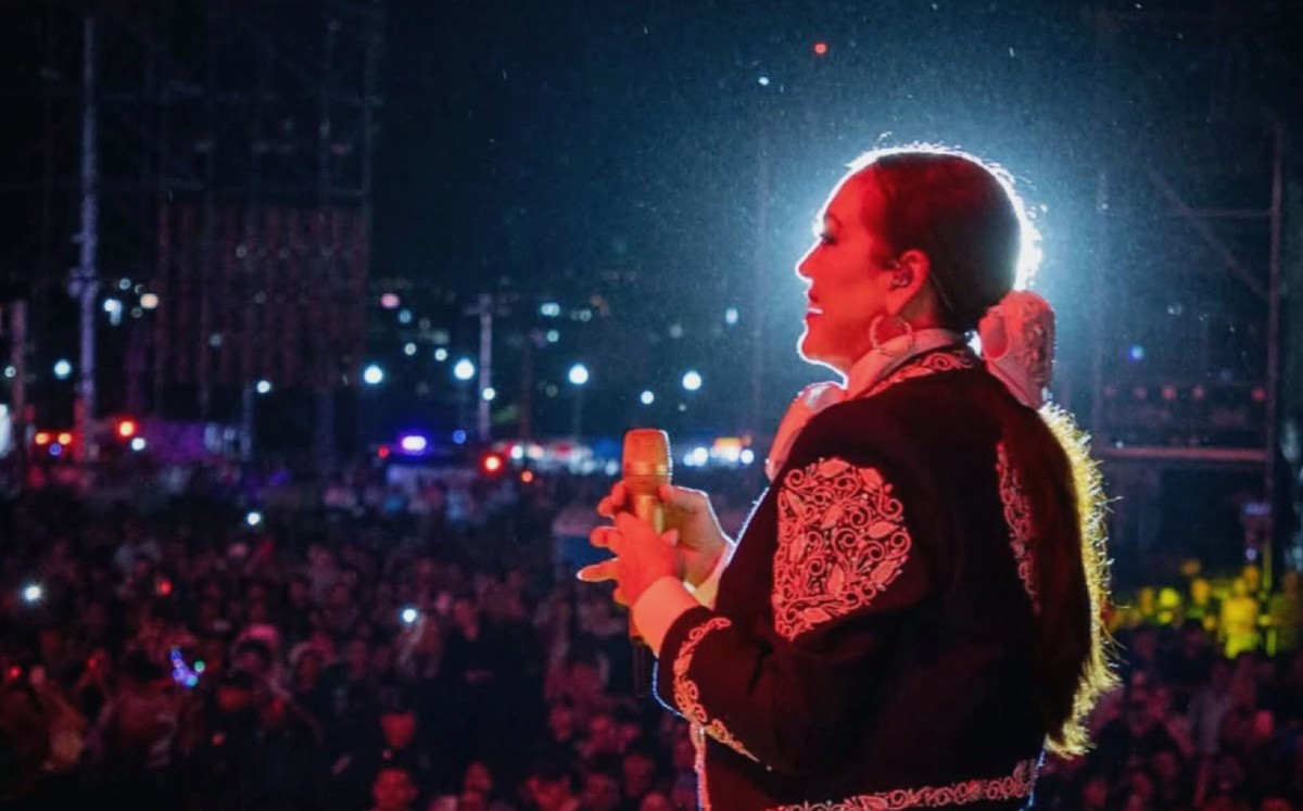 Aída Cuevas durante una presentación pública. | Vía FB.- Aida Cuevas