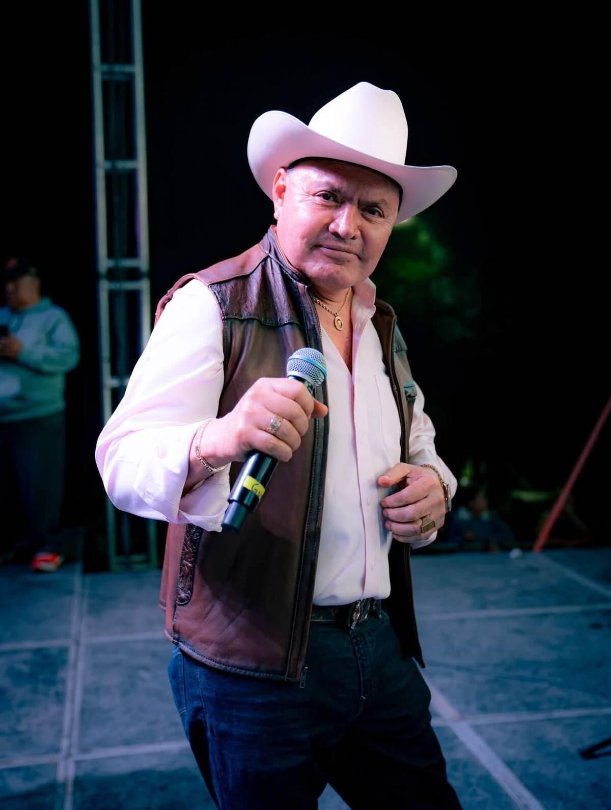 Edilberto Portillo, fundador de "Beto y sus Canarios", fue atacado a balazos antes de subir al escenario en Chicoloapan. | Foto: Especial