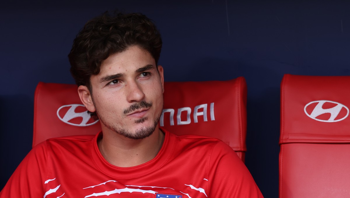 Julián Álvarez recibe el abucheo de toda la afición del Atlético de Madrid en el juego ante Villarreal (EFE)