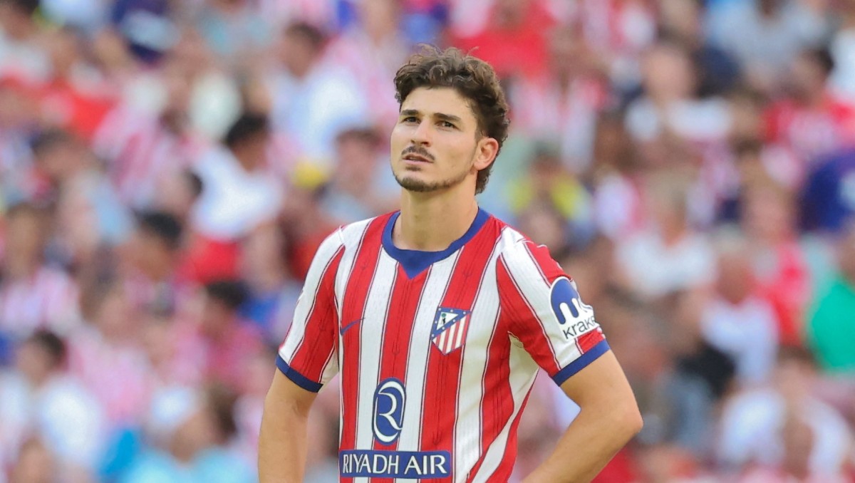 Julián Alvarez se fue al vestidor sin saludar a la afición por "decisión del Atlético de Madrid" (AFP)